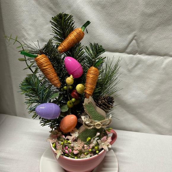Festive EASTER Vignette Table display Holiday Decor in Pink Cup - Picture 5 of 8
